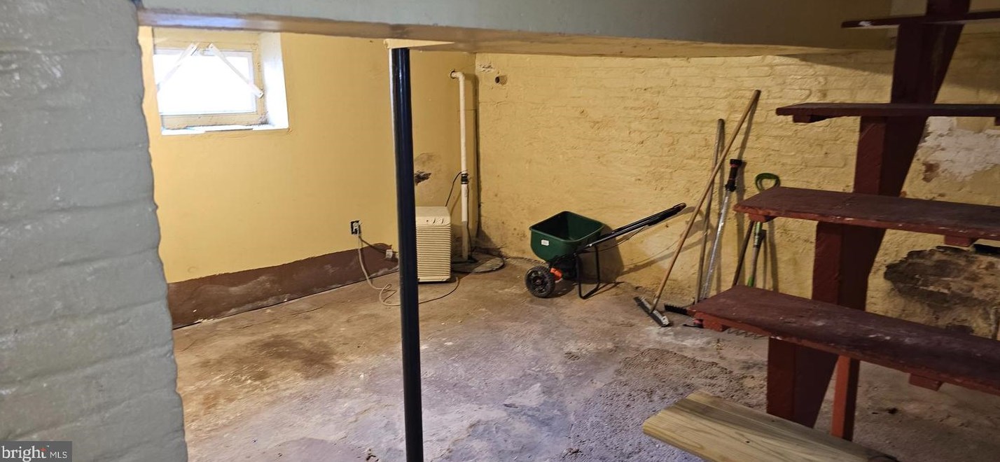 1607 Dundalk Ave, Baltimore MD  21222-1034 exterior