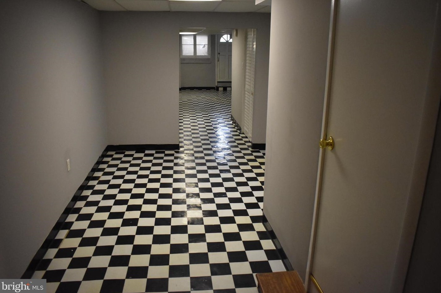 3022 Chesterfield Ave, Baltimore MD  21213-1702 exterior