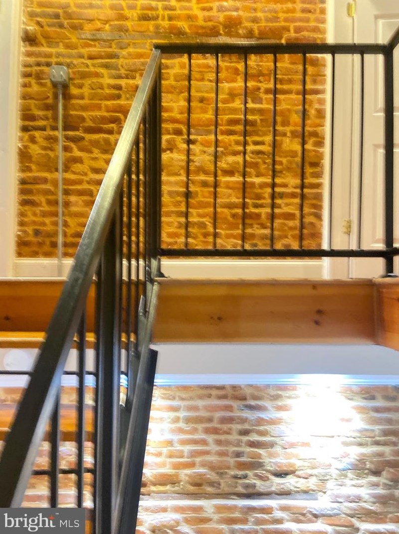 1453 Washington Blvd, Baltimore MD  21230-1830 exterior