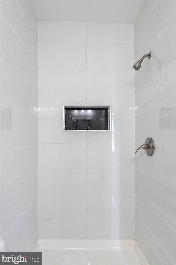 421 21st St, Baltimore MD  21218-6122 exterior