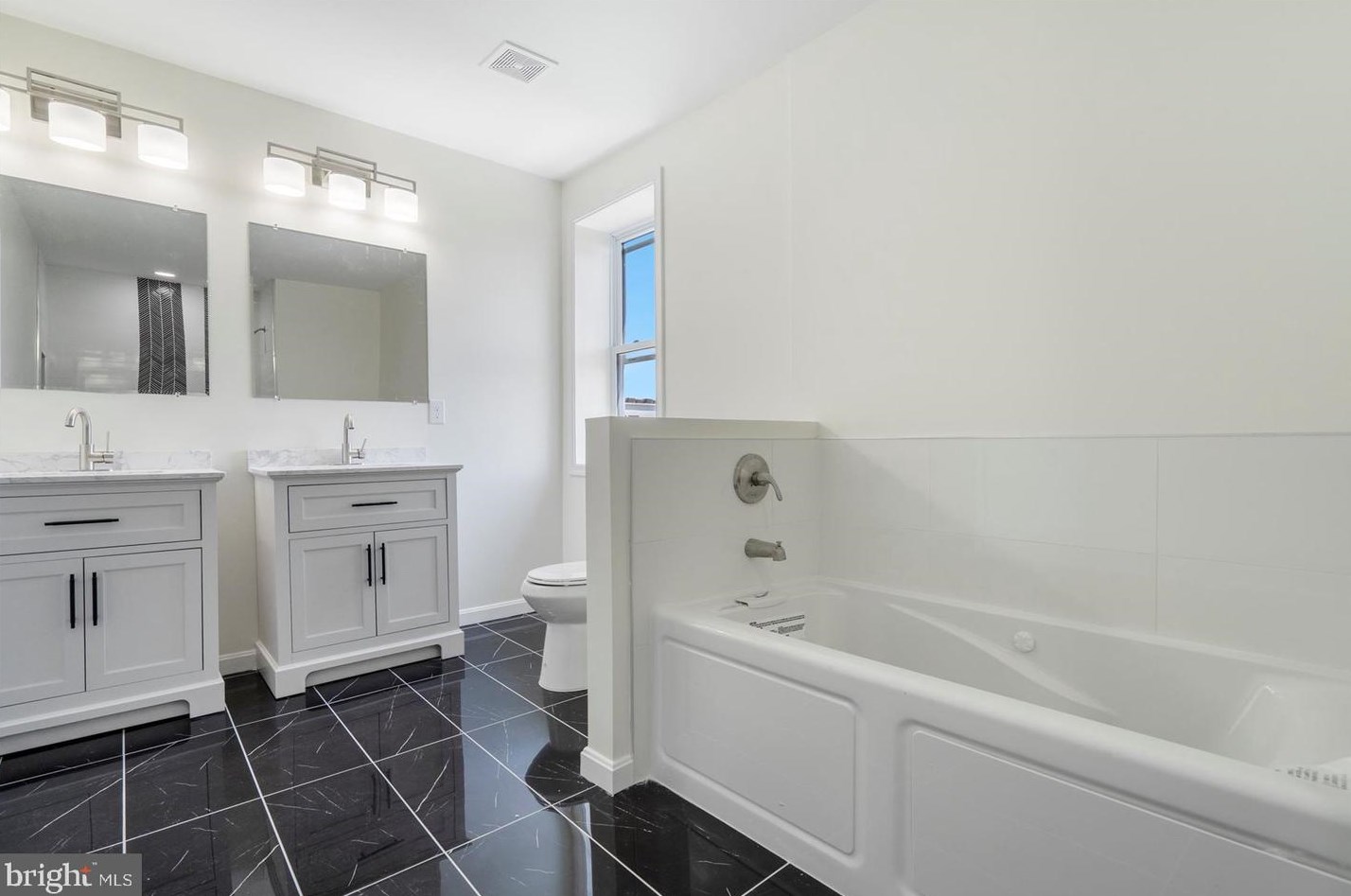 421 21st St, Baltimore MD  21218-6122 exterior