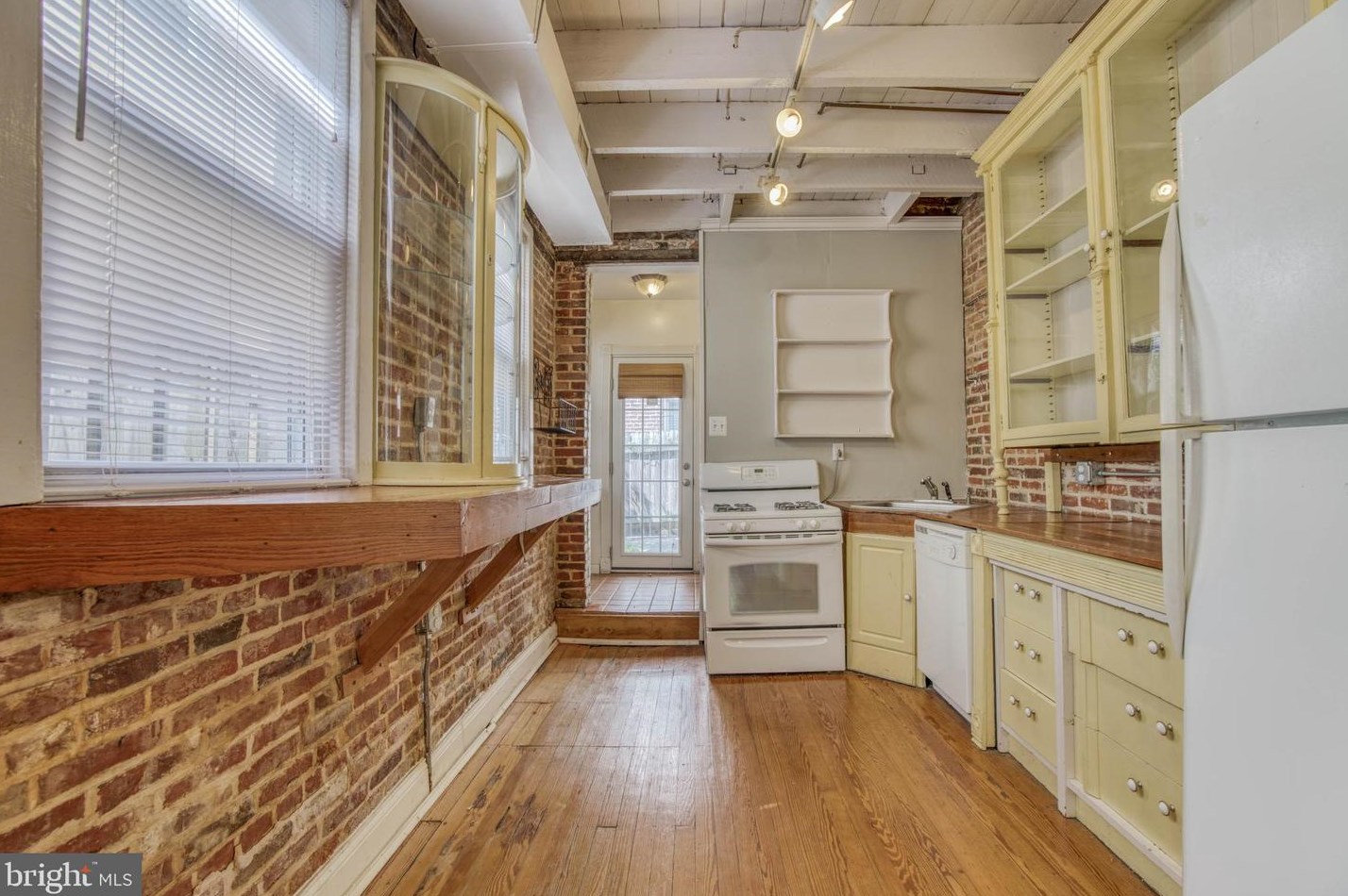 14 Poultney St, Baltimore MD  21230-4022 exterior