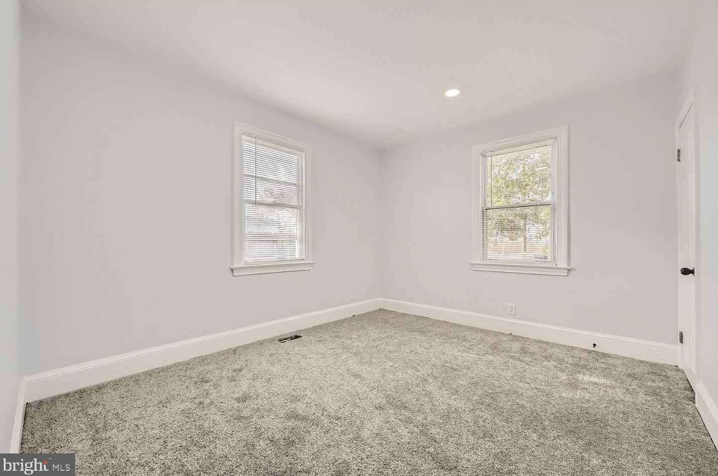 5318 The Alameda, Baltimore MD 21218-1359 exterior