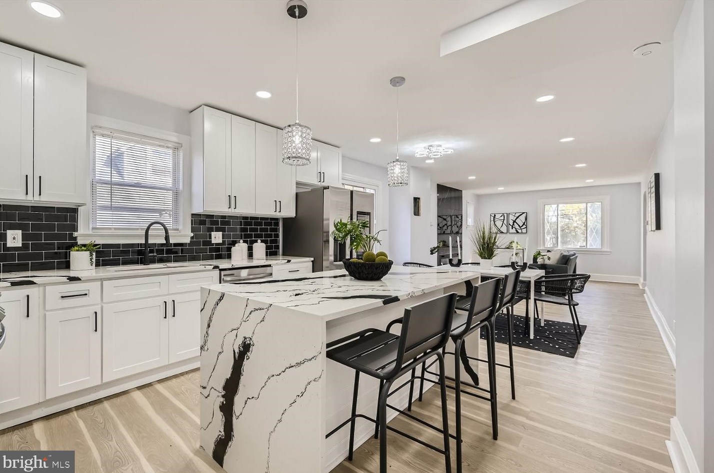 5318 The Alameda, Baltimore MD 21218-1359 exterior