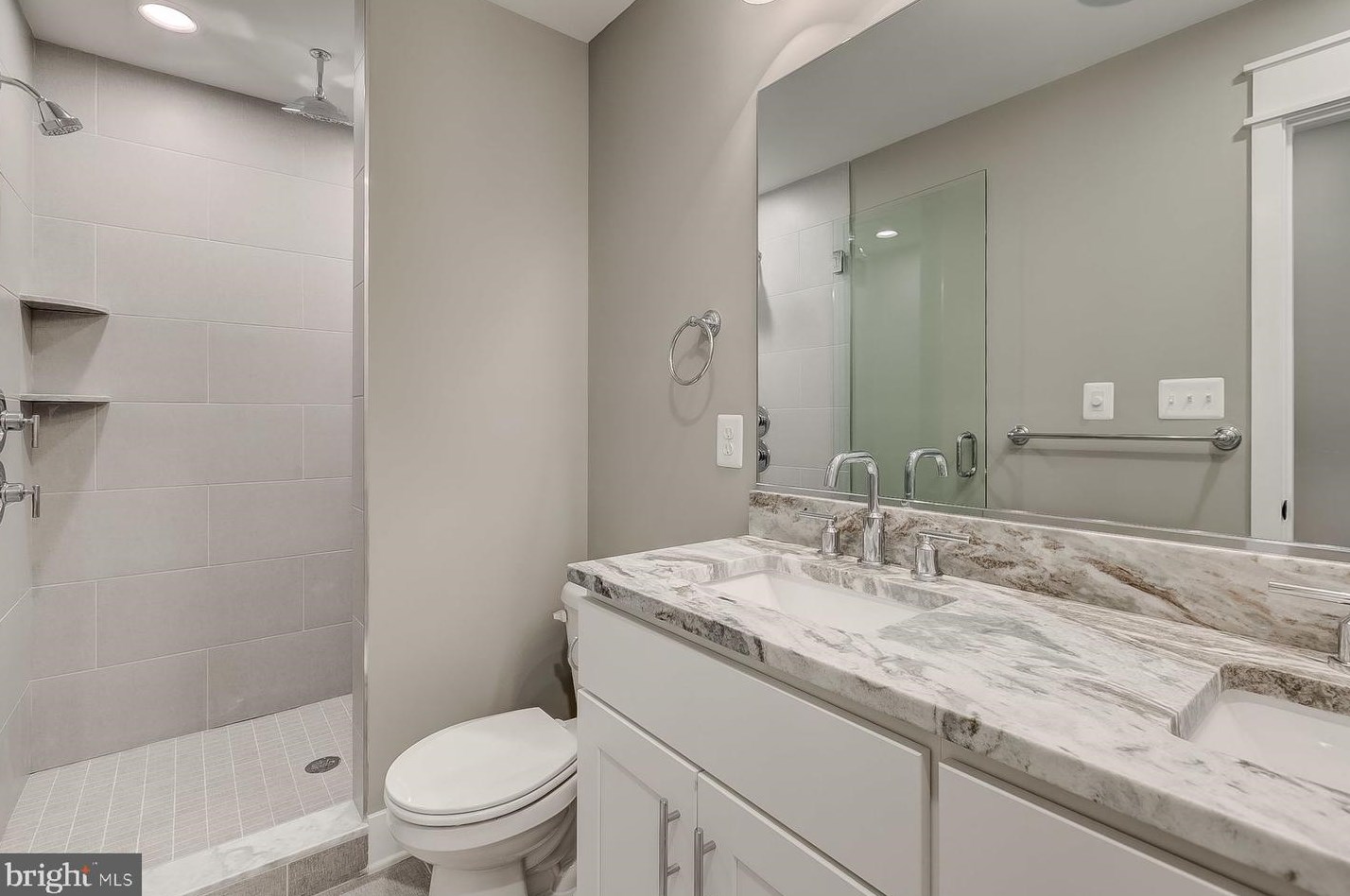 2921 Dillon St, Baltimore MD  21224-4834 exterior