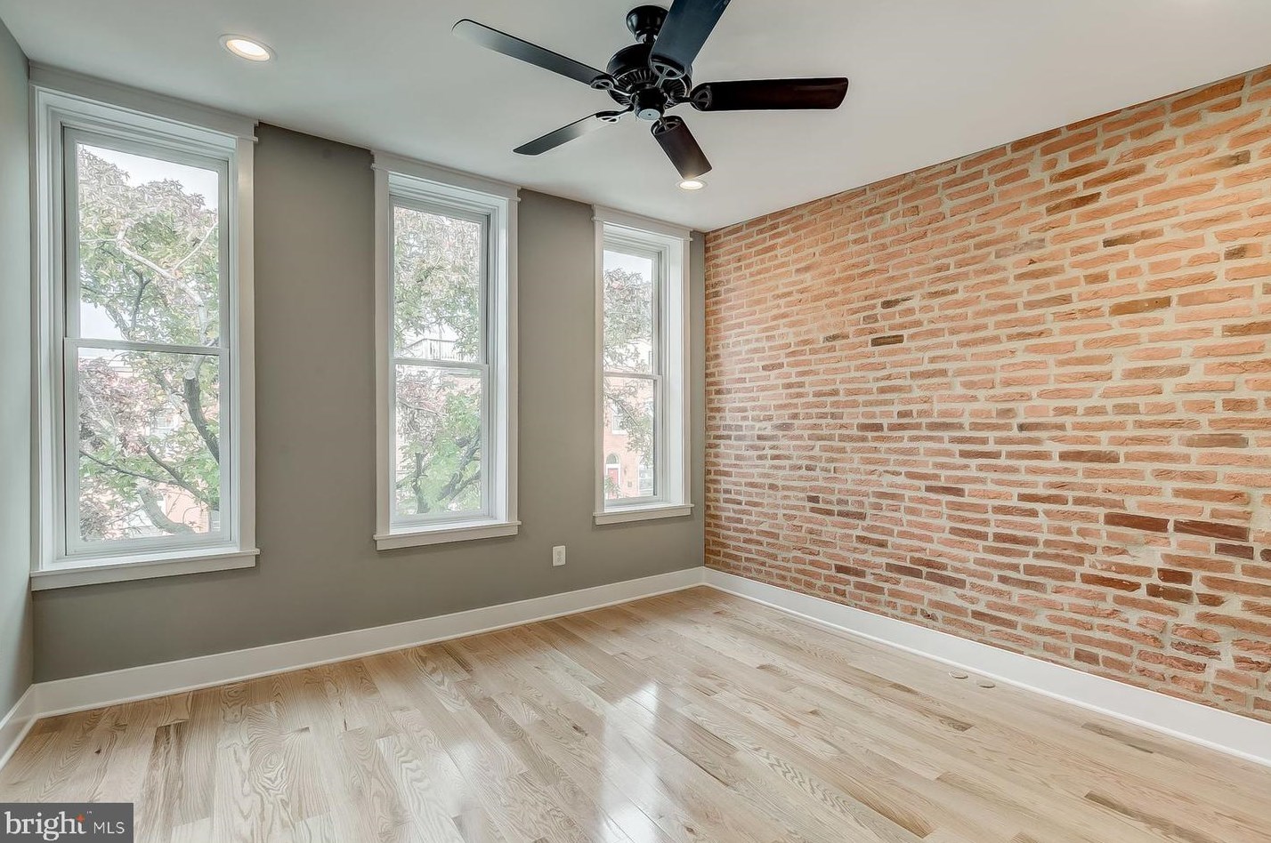 2921 Dillon St, Baltimore MD  21224-4834 exterior