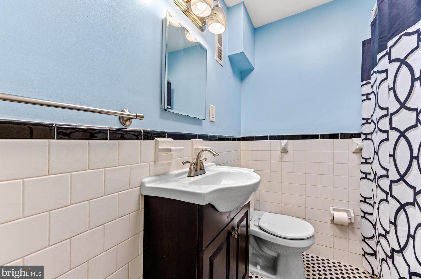 3709 Greenvale Rd, Baltimore MD  21229-5147 exterior