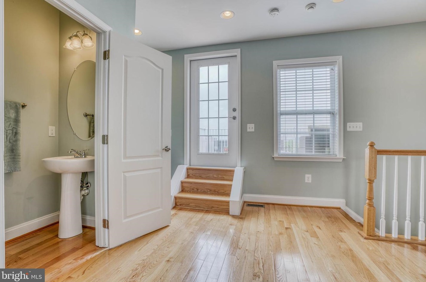 830 Robinson St, Baltimore MD  21224-3943 exterior