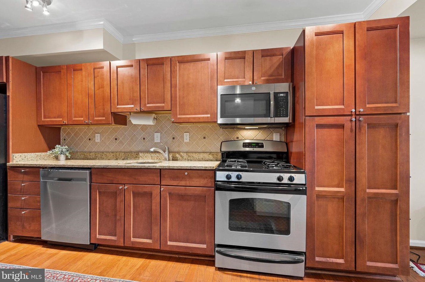 17 Glover St, Baltimore MD  21224-1140 exterior