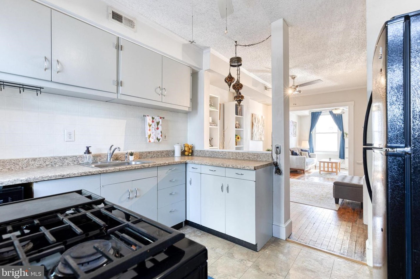 1200 Cox St, Baltimore MD  21211-1729 exterior