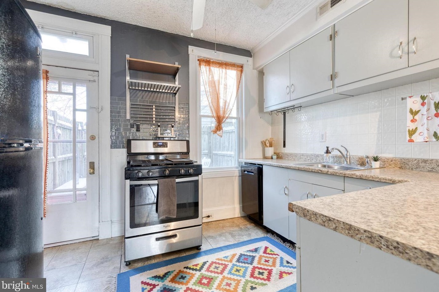 1200 Cox St, Baltimore MD  21211-1729 exterior