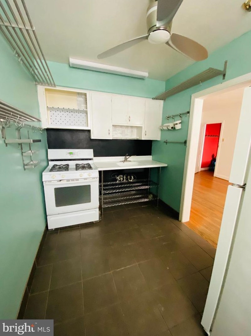 6141 Macbeth Dr, Baltimore MD 21239-1910 exterior