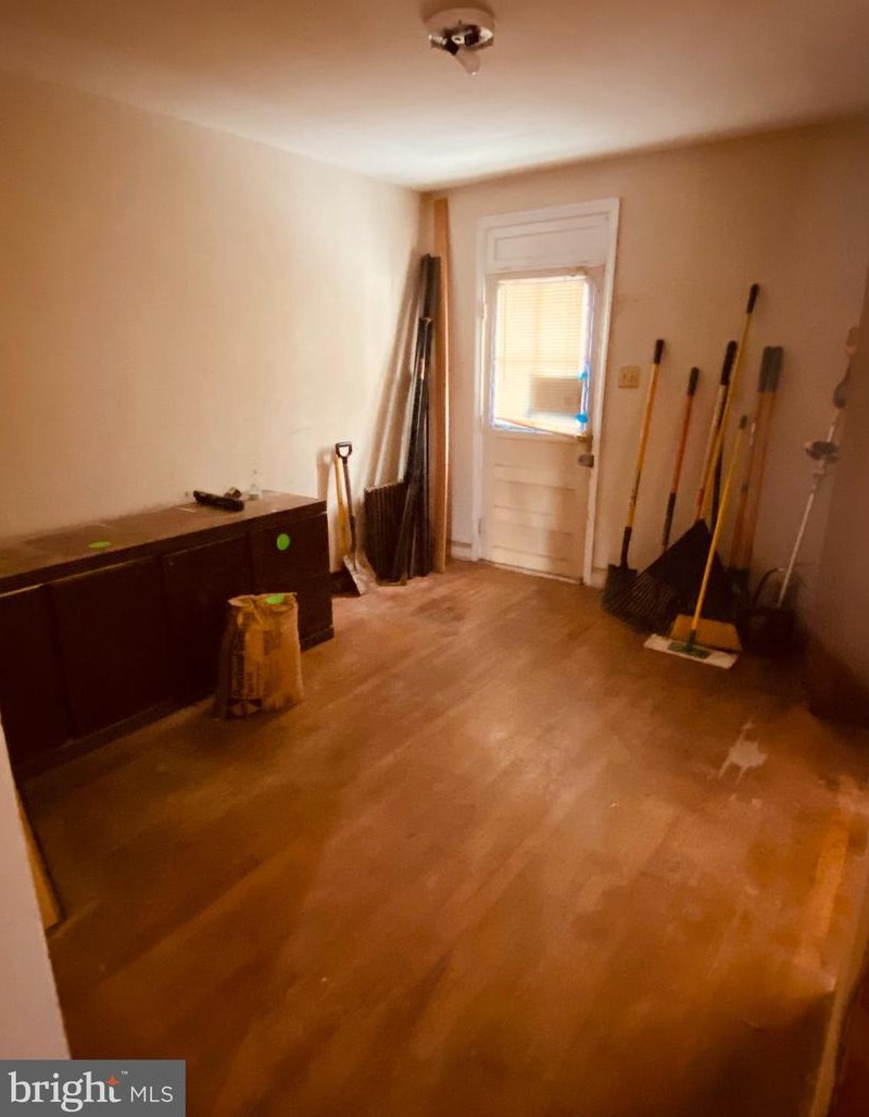 6141 Macbeth Dr, Baltimore MD 21239-1910 exterior