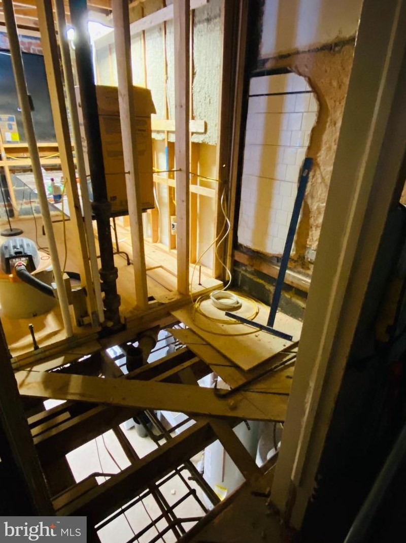 6141 Macbeth Dr, Baltimore MD 21239-1910 exterior