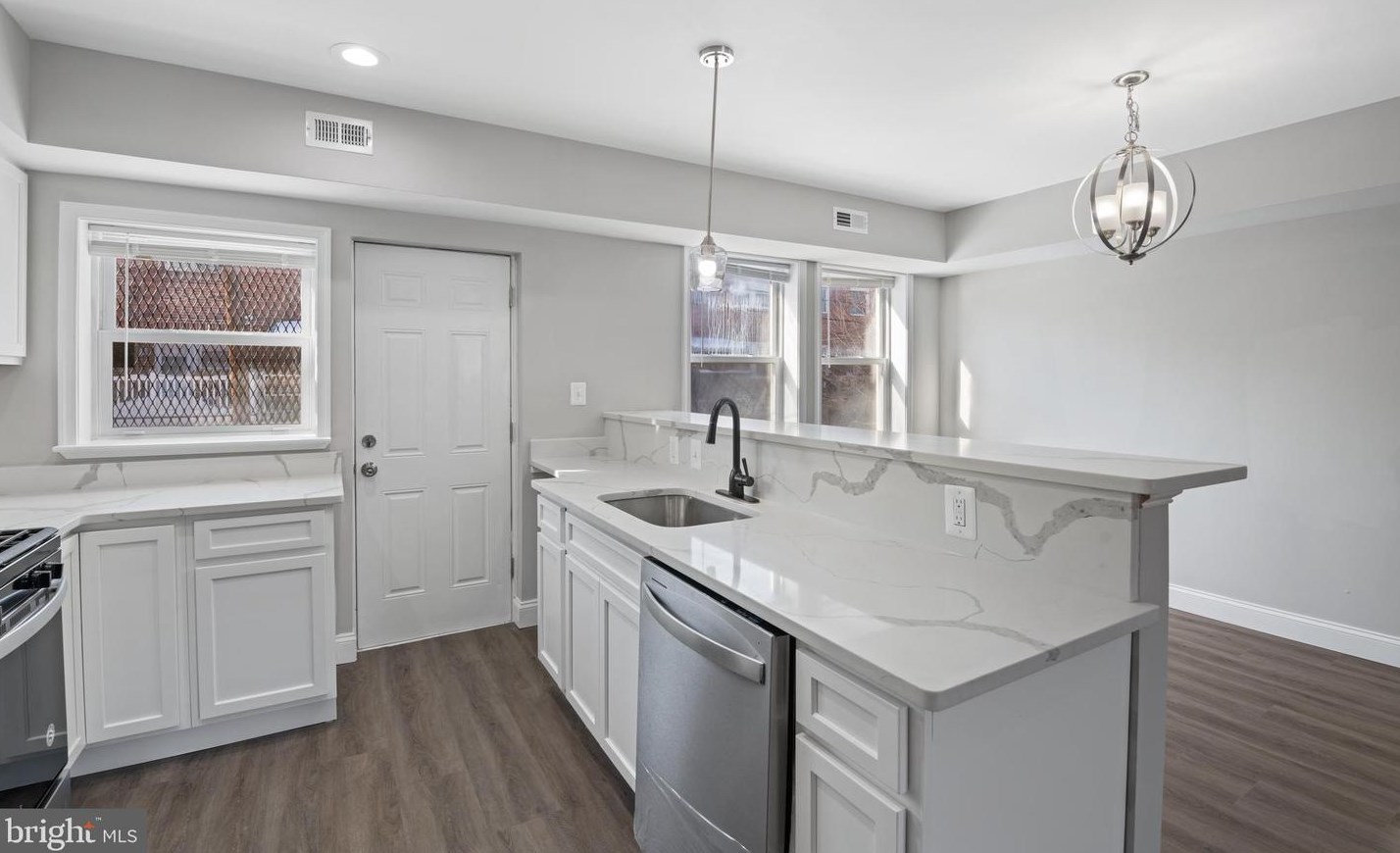 34 Rosedale St, Baltimore MD  21229-3736 exterior