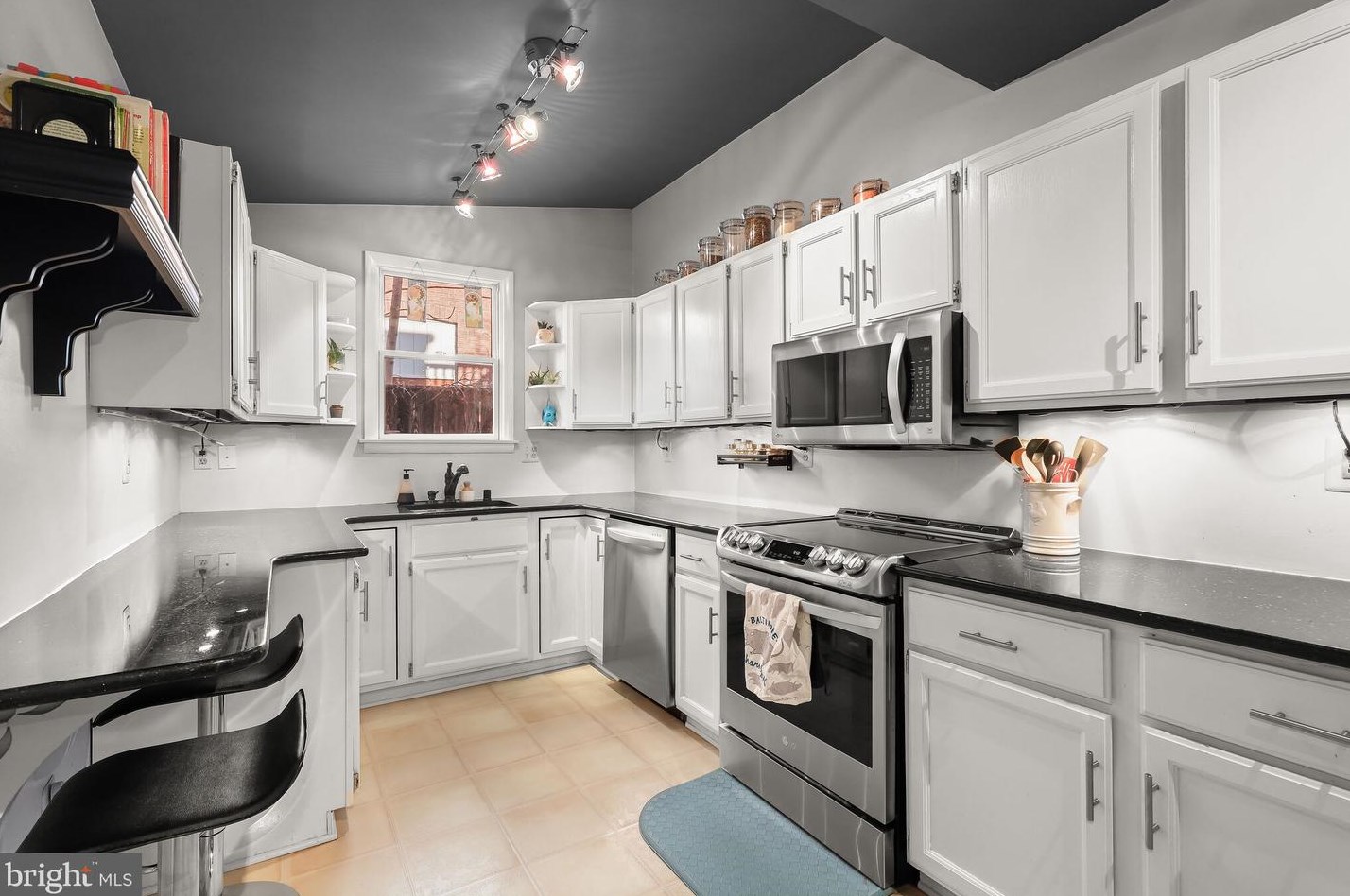 38 Poultney St, Baltimore MD  21230-4022 exterior