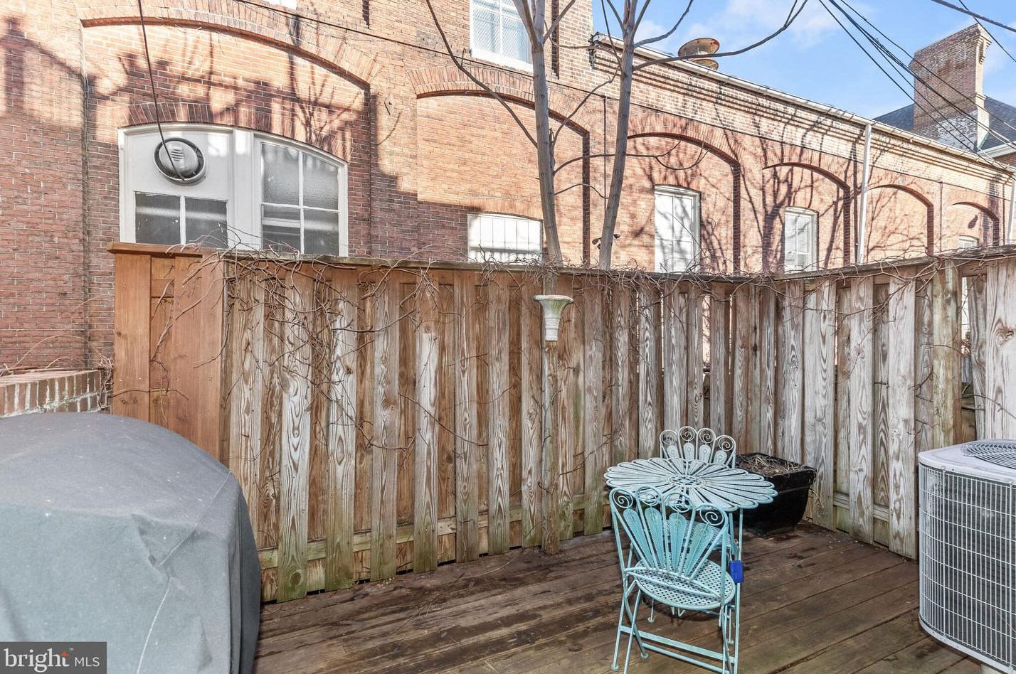 38 Poultney St, Baltimore MD  21230-4022 exterior