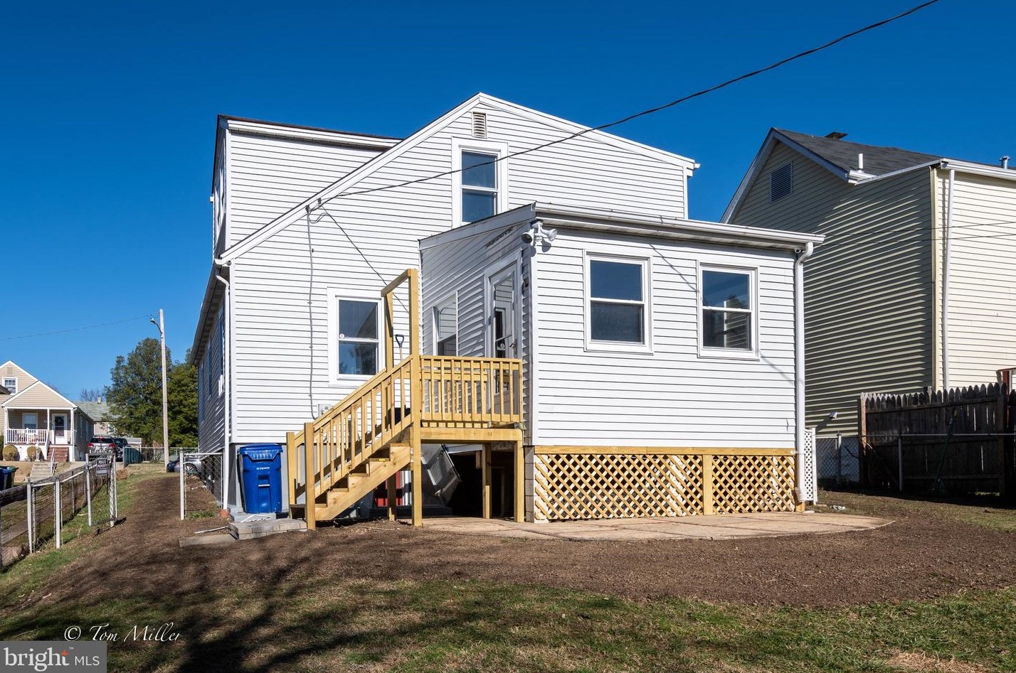 3911 Pinewood Ave, Baltimore MD  21206-1506 exterior