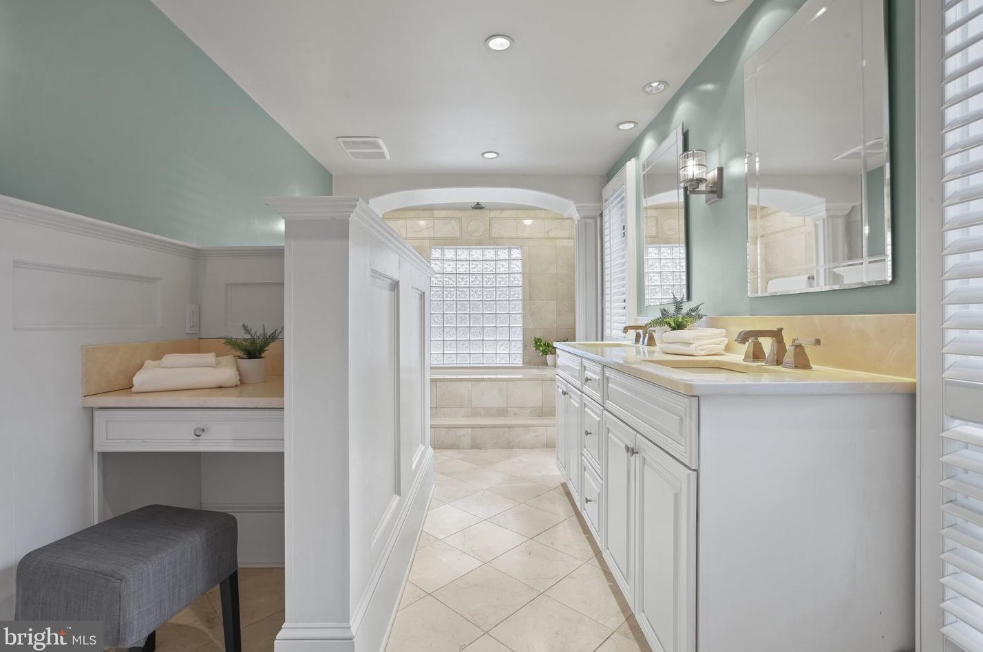 39 Henrietta St, Baltimore MD  21230-3936 exterior