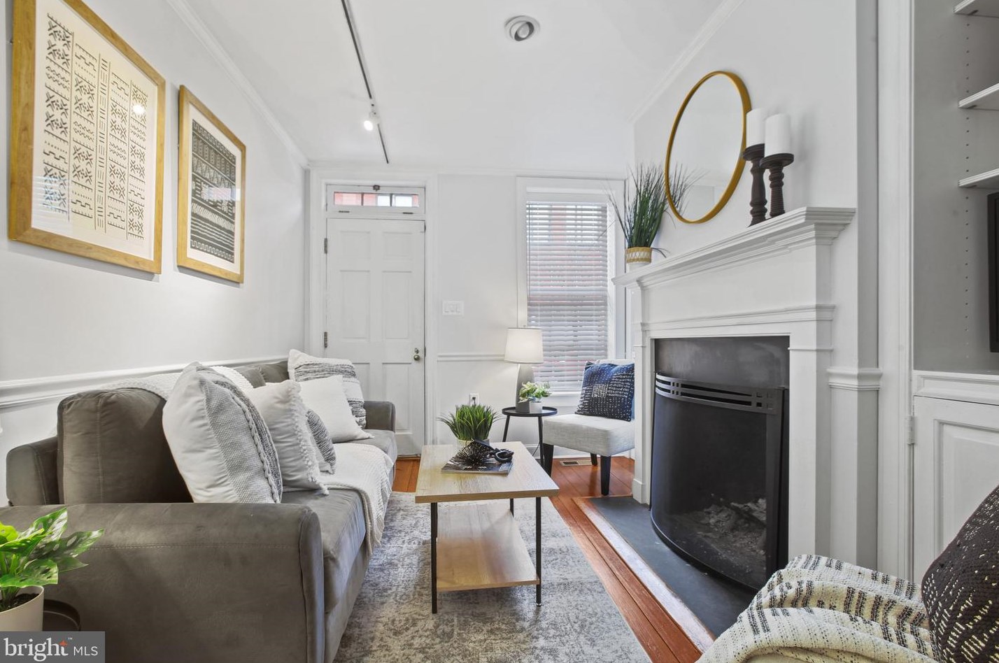 39 Henrietta St, Baltimore MD  21230-3936 exterior