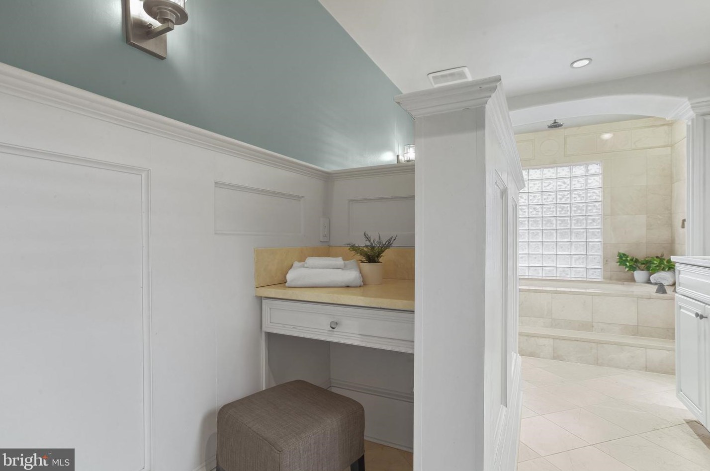 39 Henrietta St, Baltimore MD  21230-3936 exterior