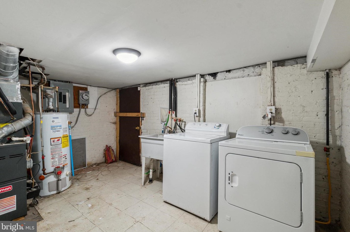 510 Chestnut Hill Ave, Baltimore MD  21218-2535 exterior