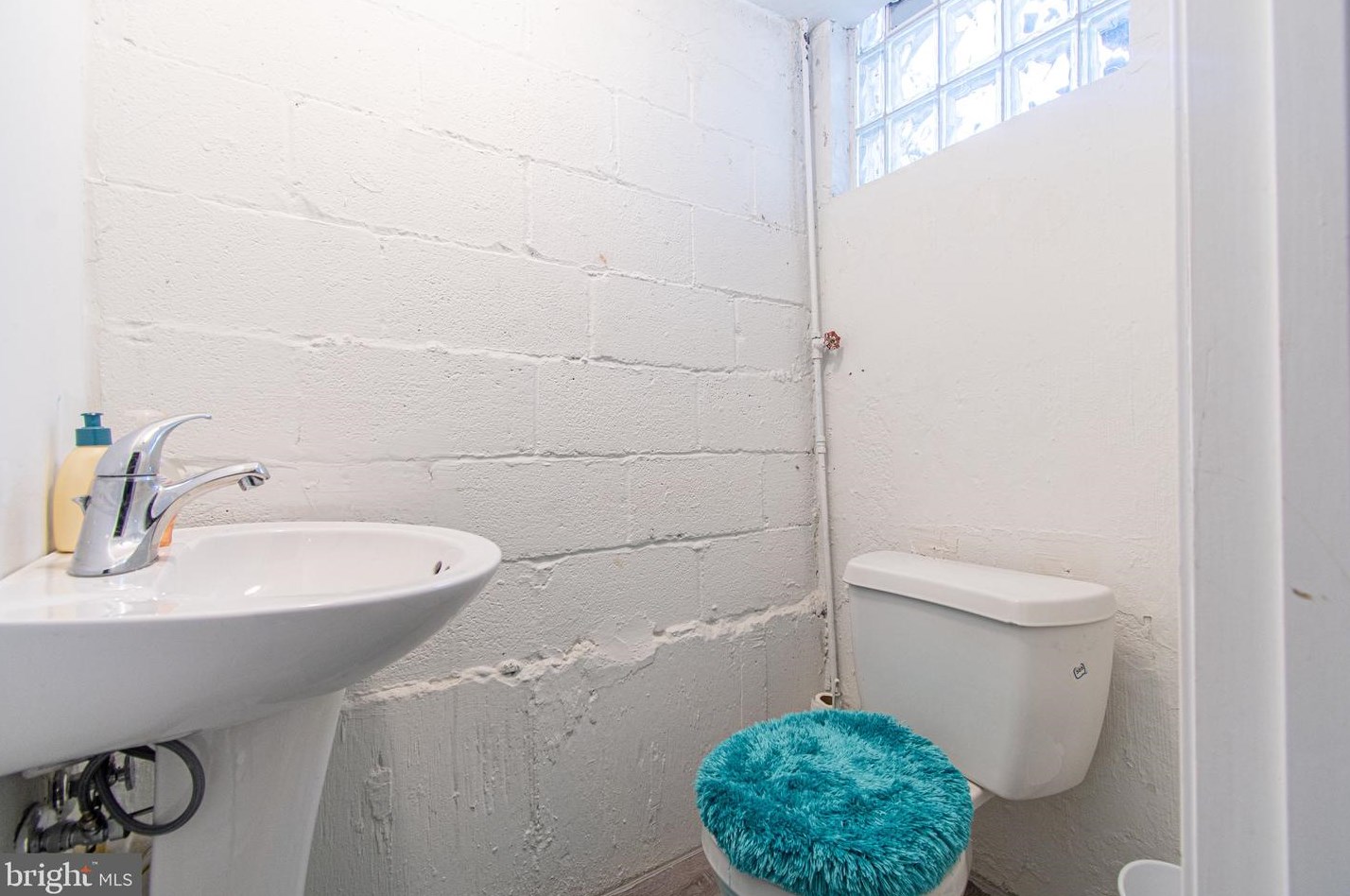 2217 Dukeland St, Baltimore MD  21216-2813 exterior