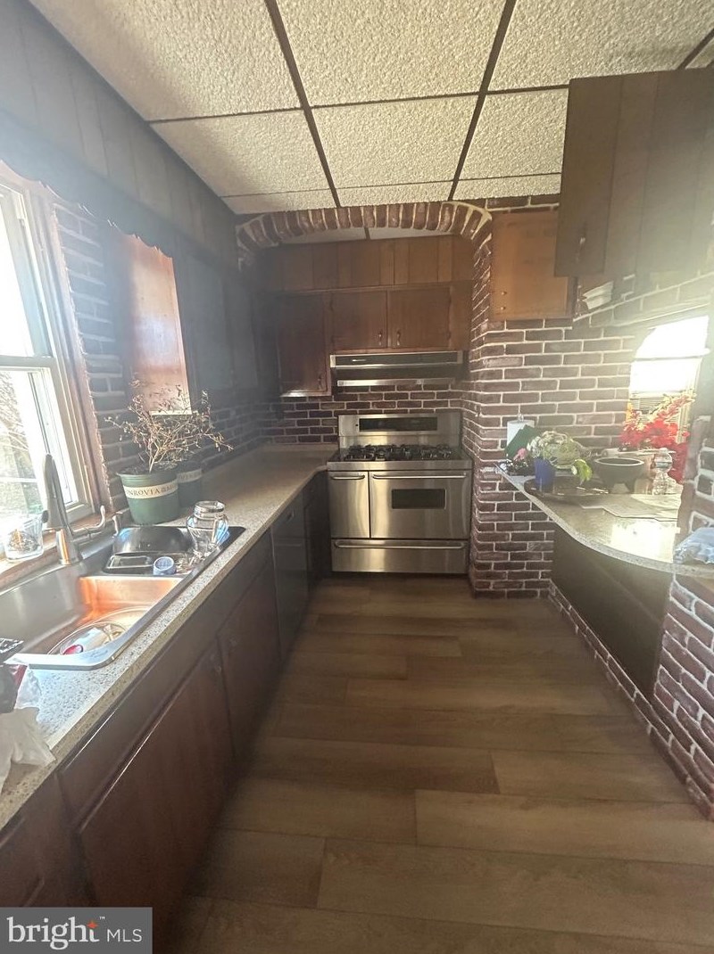 6719 Bessemer Ave, Baltimore MD  21222-1028 exterior