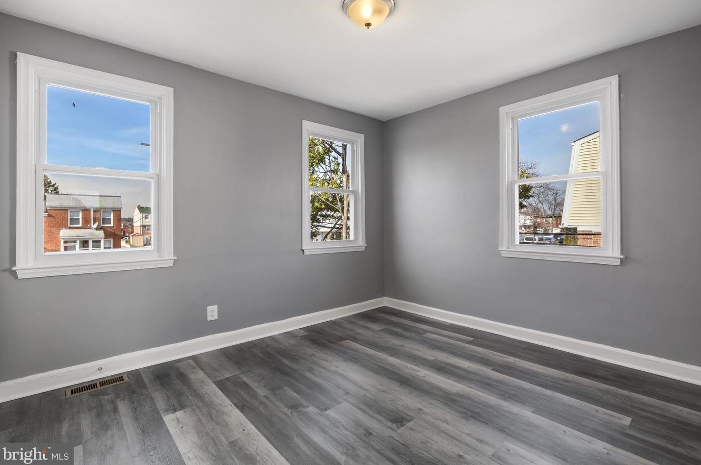 3643 Greenvale Rd, Baltimore MD  21229-5145 exterior