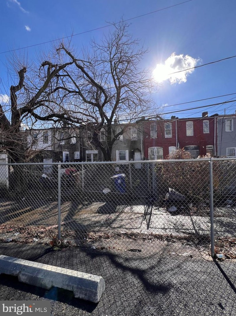 1814 Clifton Ave, Baltimore MD  21217-1303 exterior