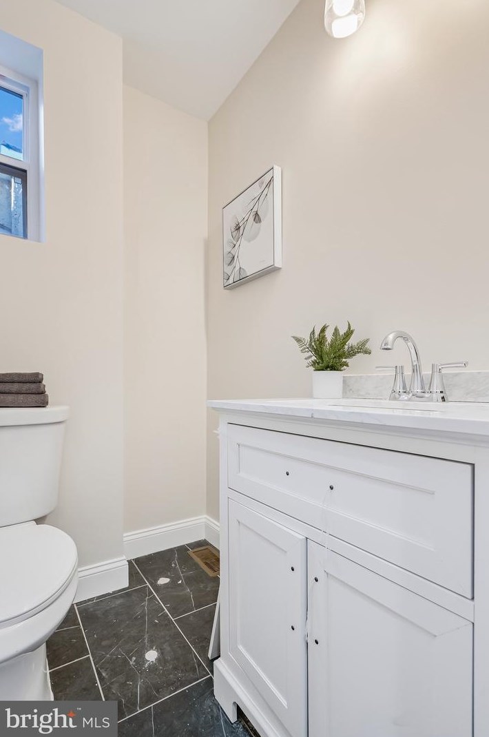 424 23rd St, Baltimore MD  21211-3205 exterior