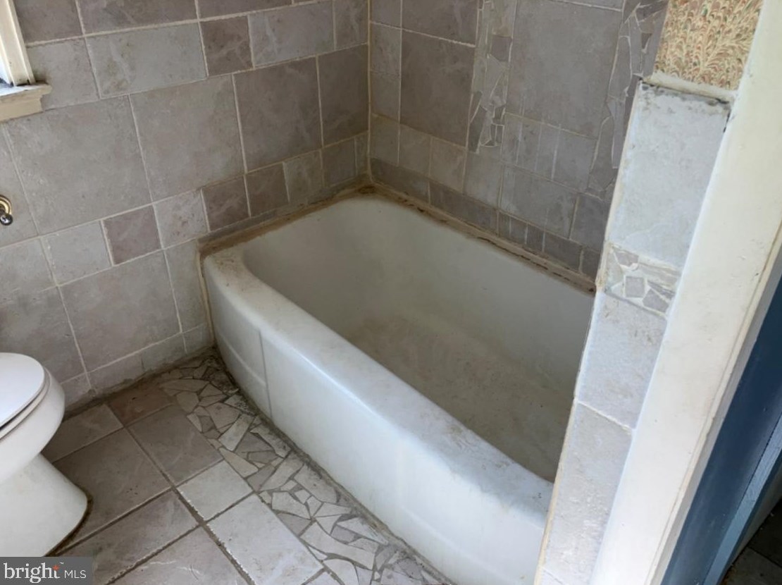 1704 Northbourne Rd, Baltimore MD  21239-3721 exterior