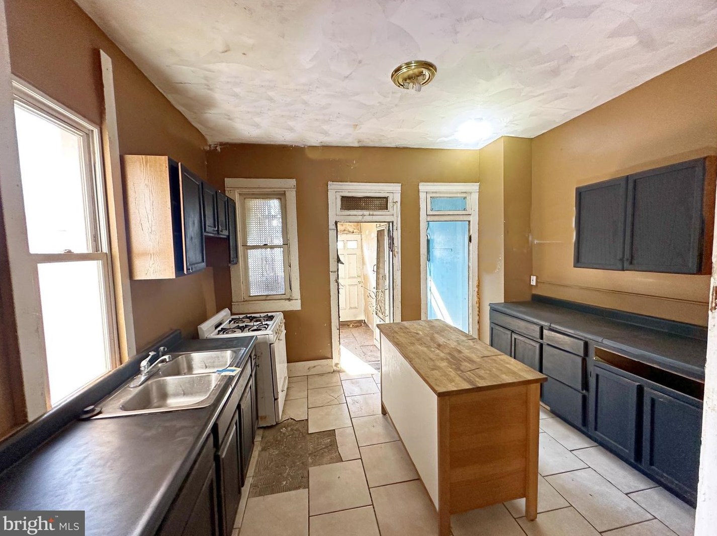 3041 Belmont Ave, Baltimore MD  21216-3920 exterior