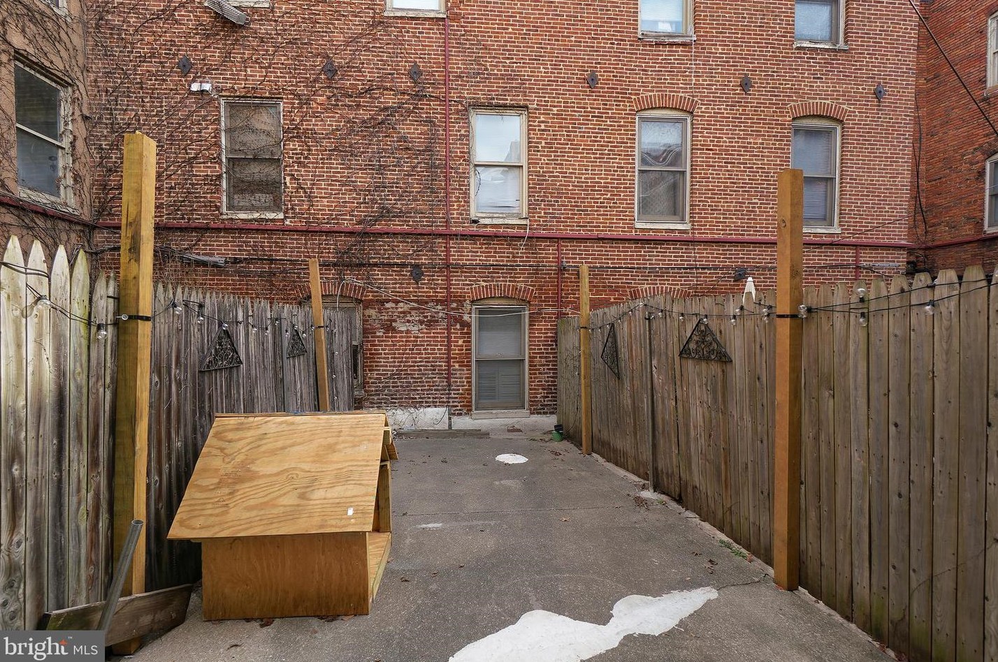 325 Fremont Ave, Baltimore MD  21230-2225 exterior