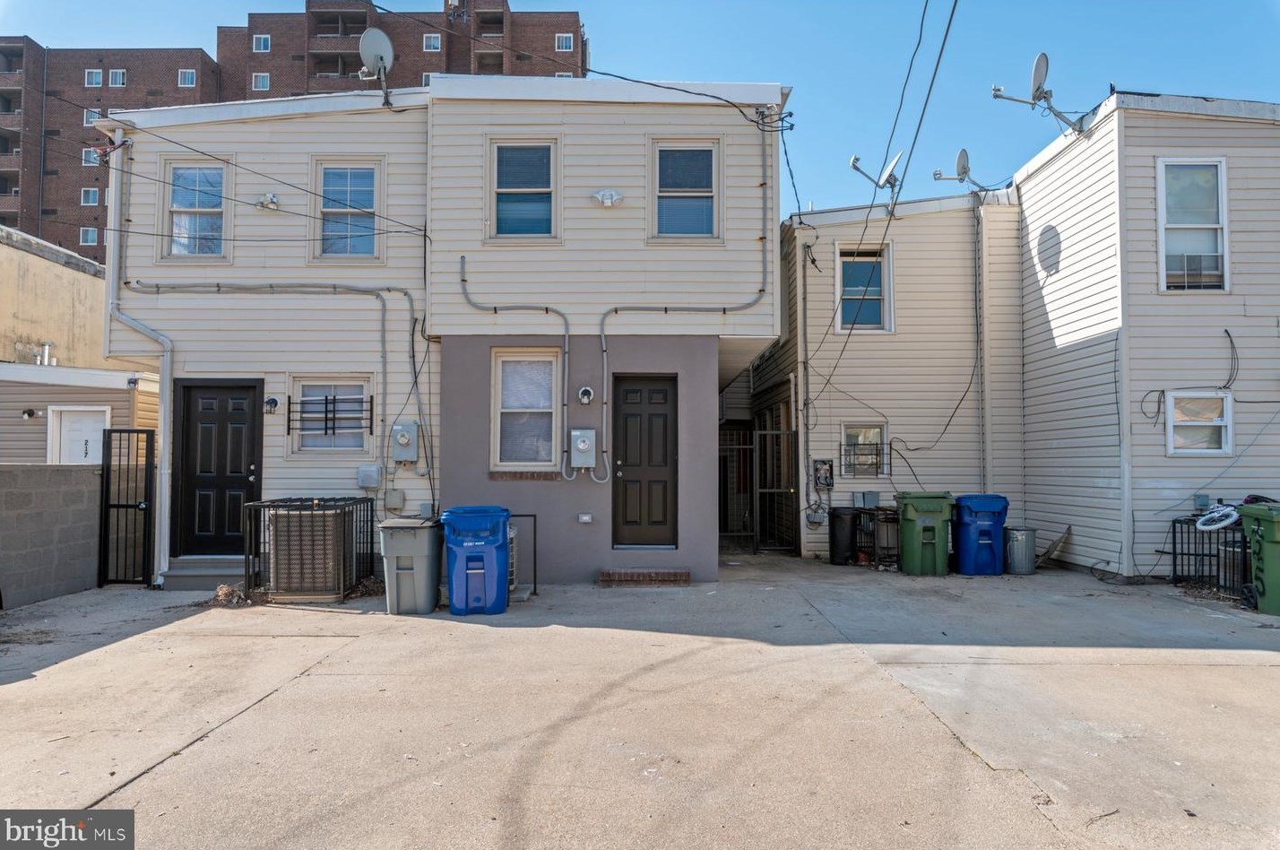 221 Castle St, Baltimore MD  21231-2602 exterior