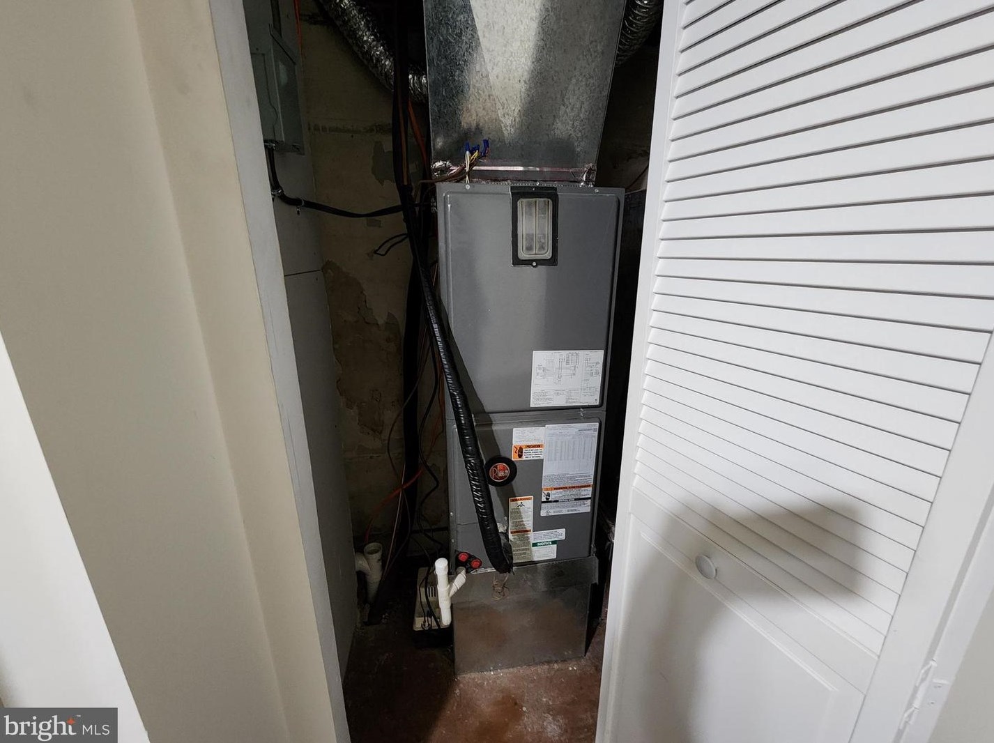 910 Arlington Ave, Baltimore MD  21217-2545 exterior