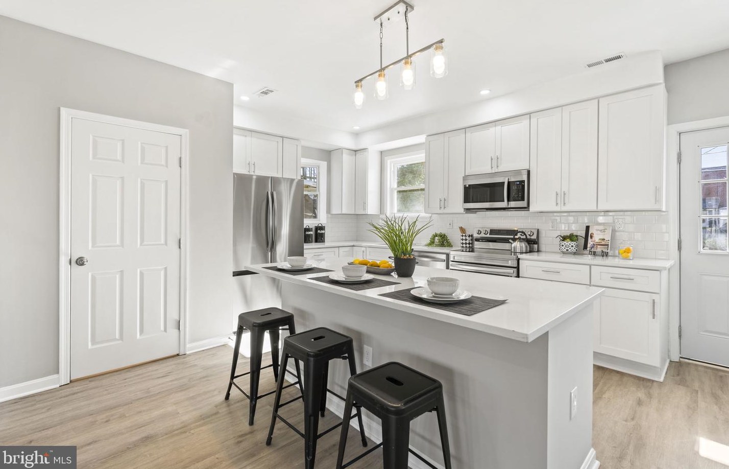 2733 Cylburn Ave, Baltimore MD  21215-5319 exterior