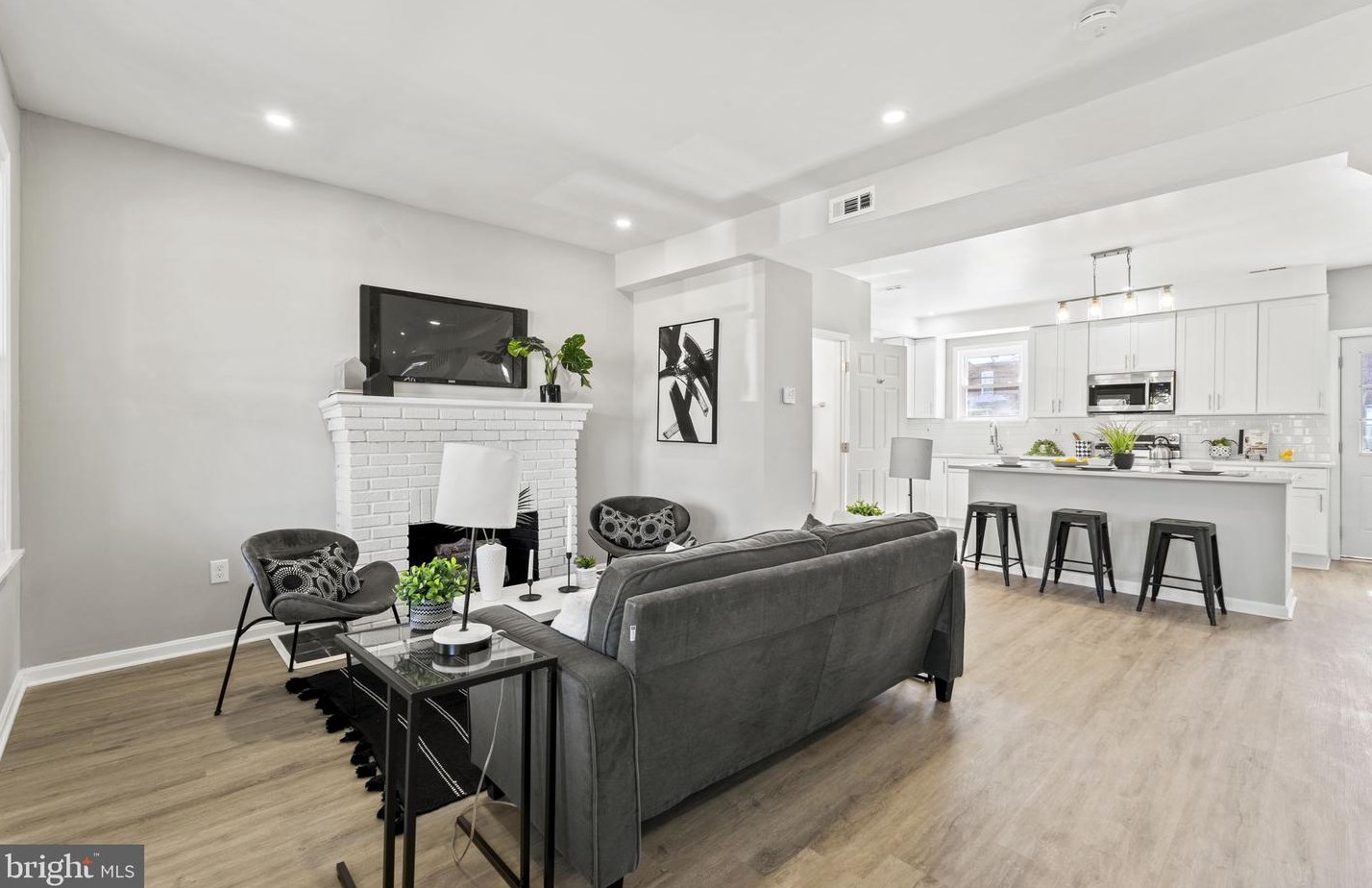 2733 Cylburn Ave, Baltimore MD  21215-5319 exterior