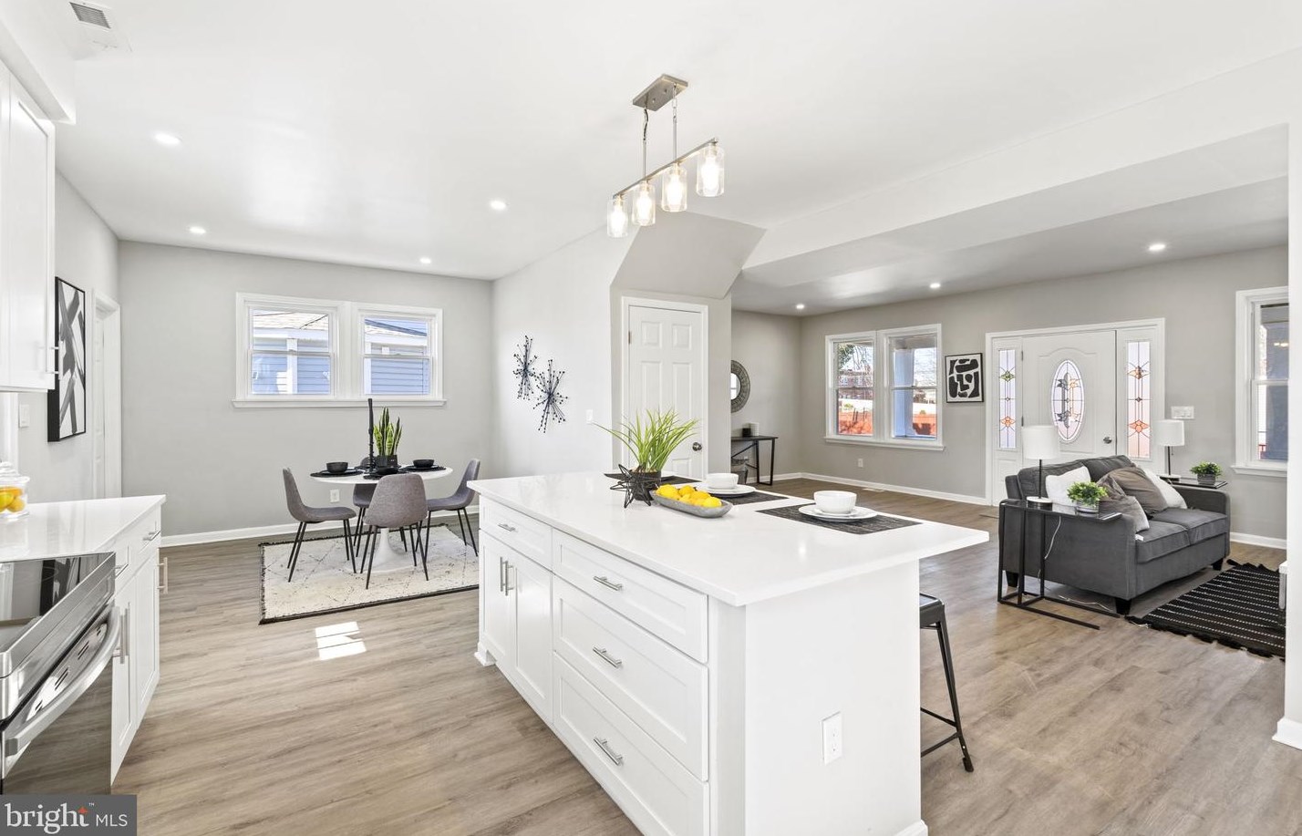 2733 Cylburn Ave, Baltimore MD  21215-5319 exterior