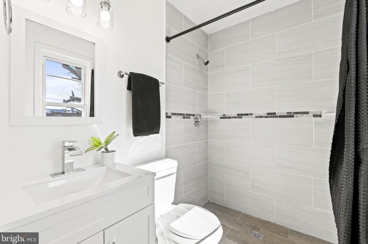 2733 Cylburn Ave, Baltimore MD  21215-5319 exterior