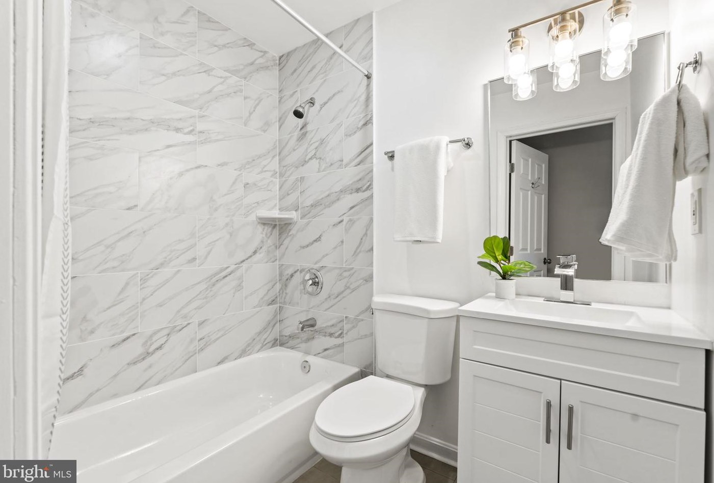 2733 Cylburn Ave, Baltimore MD  21215-5319 exterior