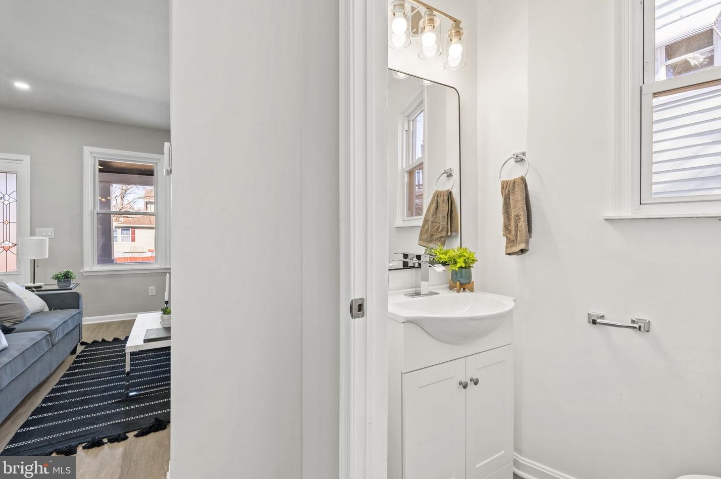 2733 Cylburn Ave, Baltimore MD  21215-5319 exterior