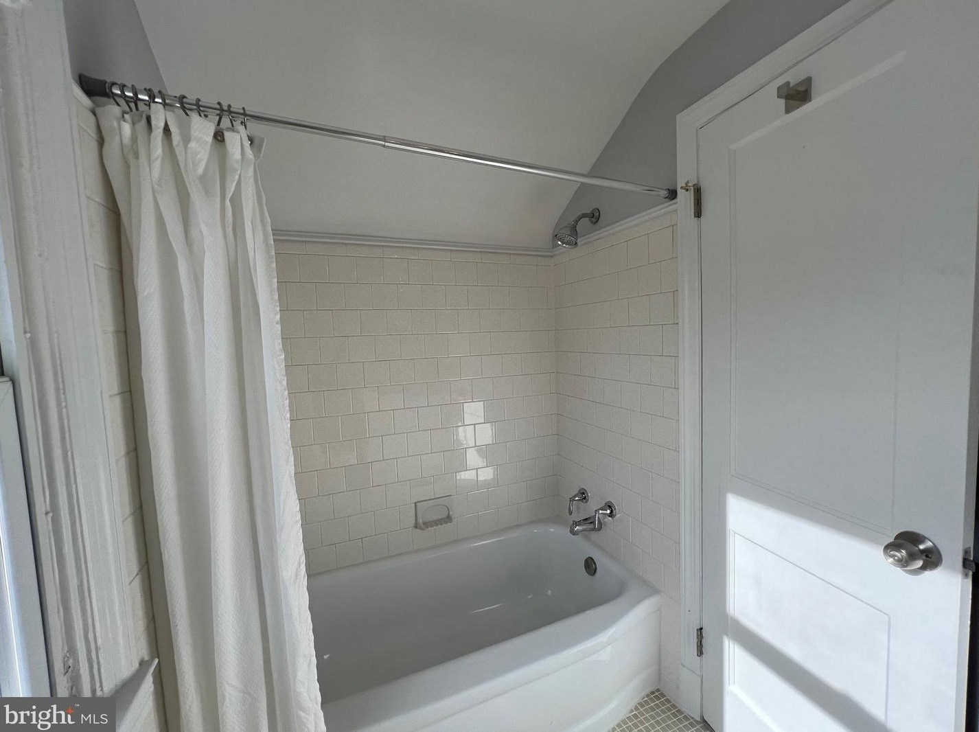 4216 Kenshaw Ave, Baltimore MD  21215-2211 exterior