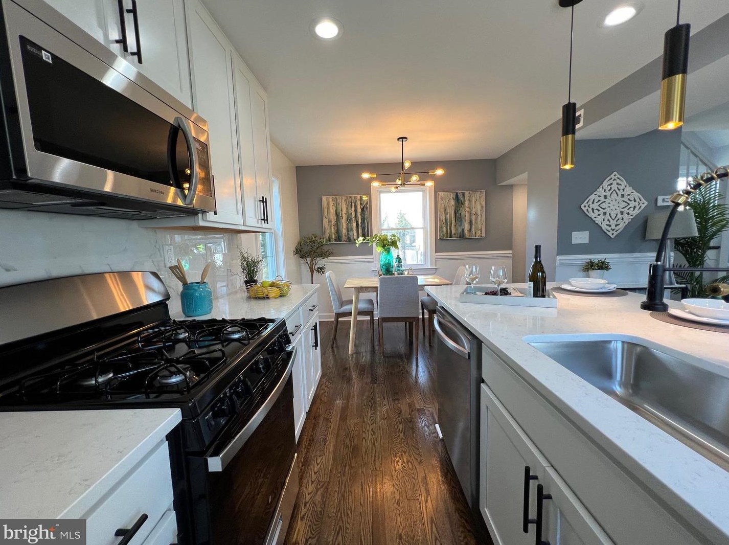 4216 Kenshaw Ave, Baltimore MD  21215-2211 exterior