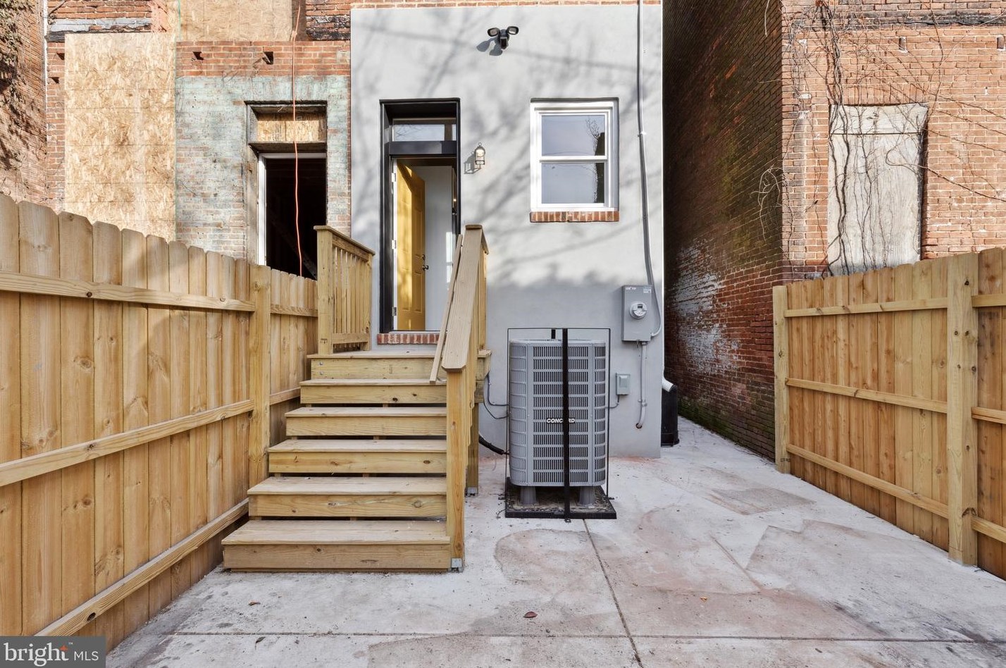 1322 Aisquith St, Baltimore MD  21202-5634 exterior