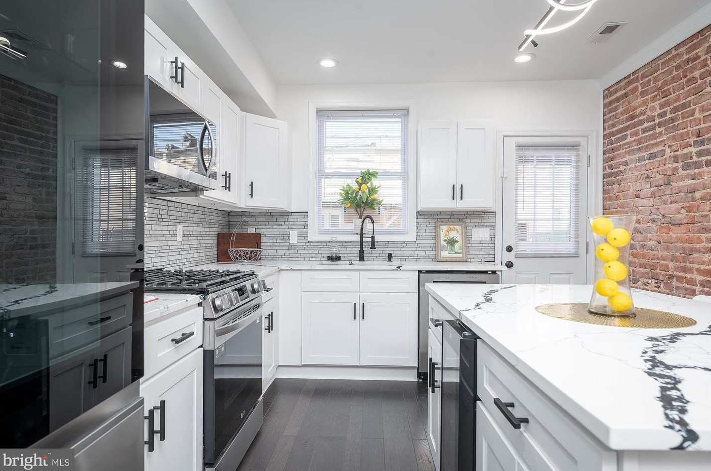 229 Robinson St, Baltimore MD  21224-2215 exterior