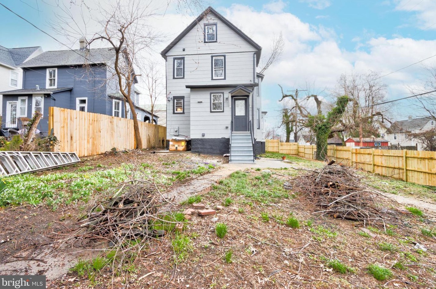 4700 Hampnett Ave, Baltimore MD 21214-2502 exterior