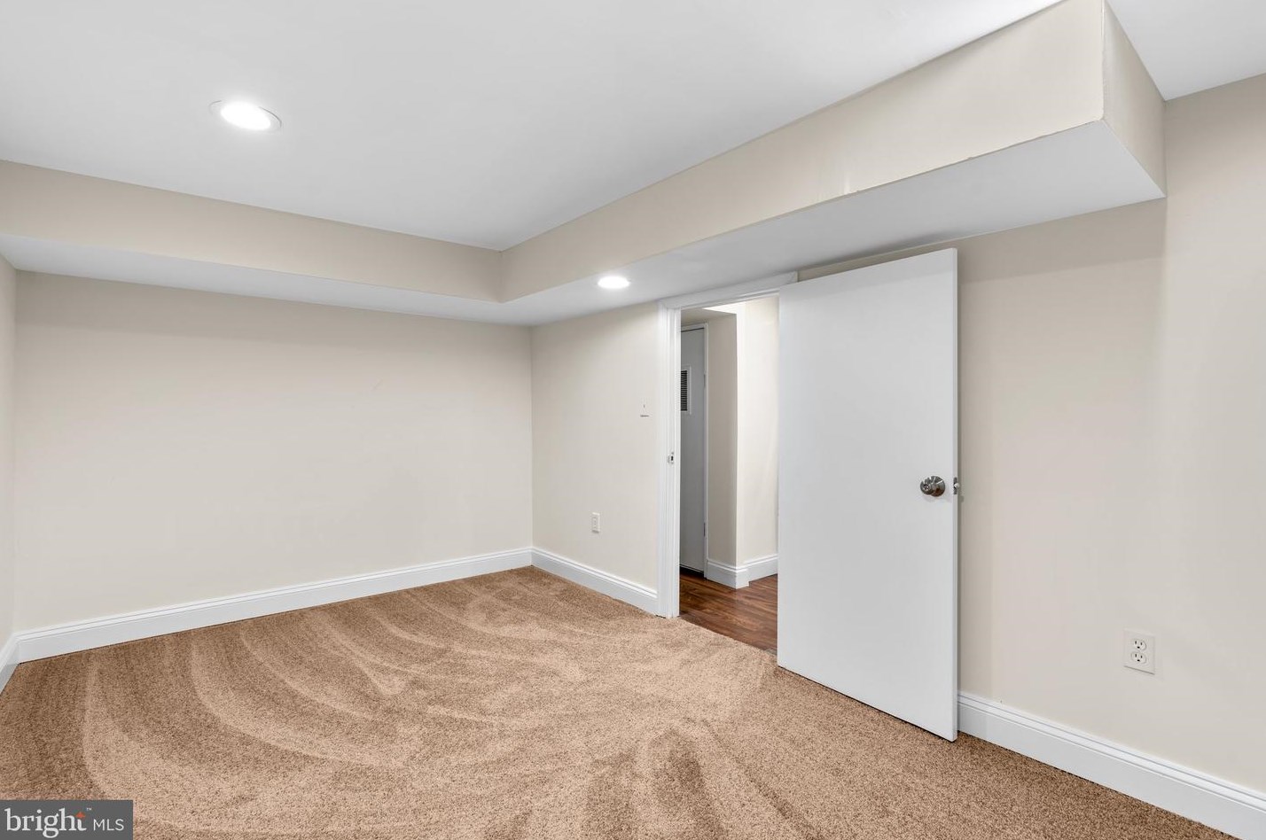 1572 Wadsworth Way, Baltimore MD  21239-2414 exterior