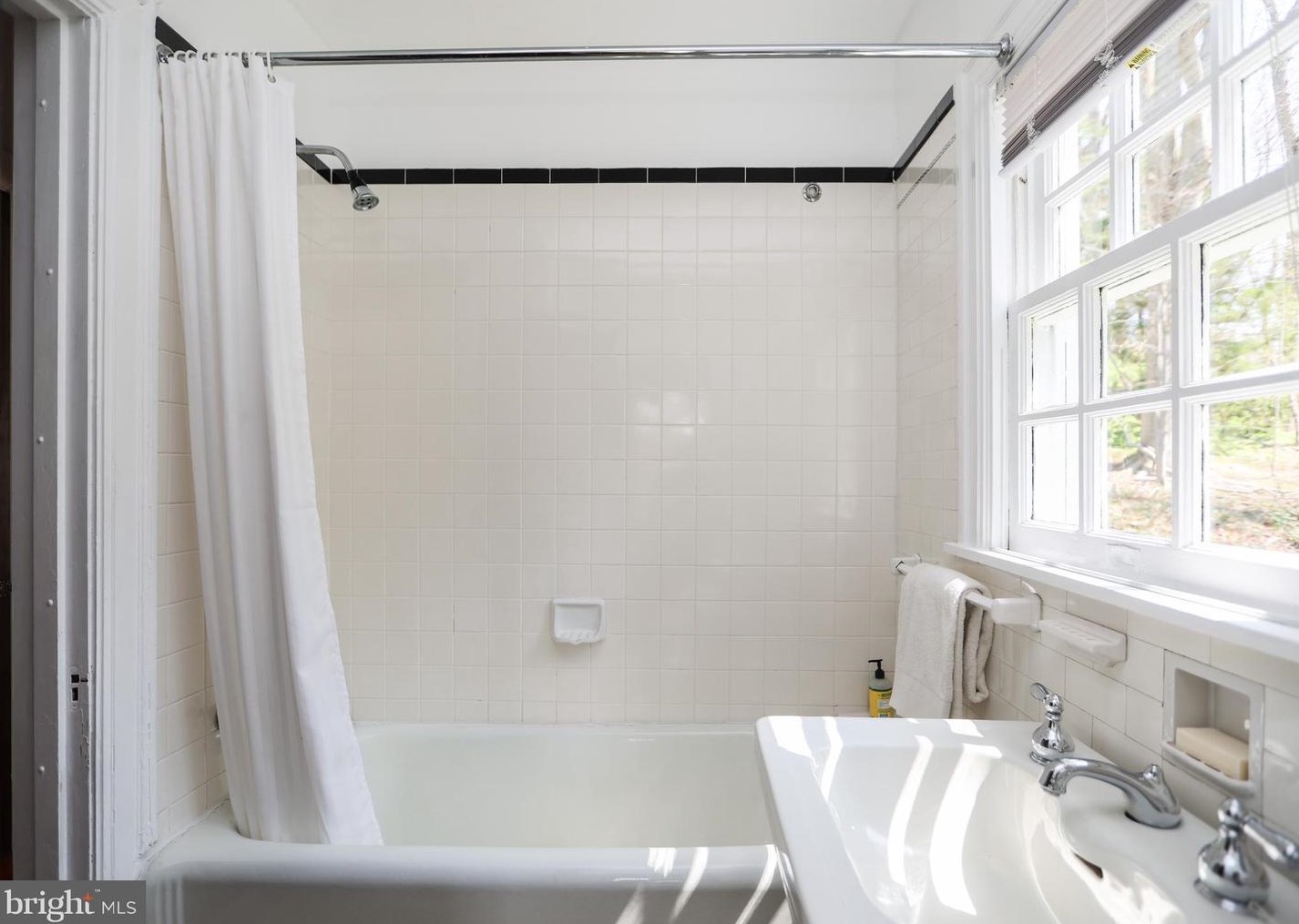 103 Edgevale Rd, Baltimore MD  21210-2106 exterior