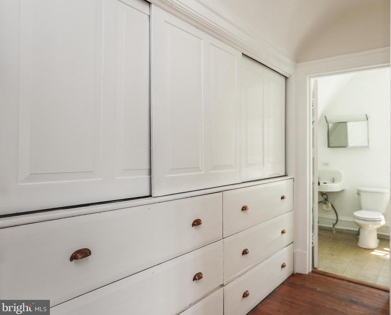 103 Edgevale Rd, Baltimore MD  21210-2106 exterior